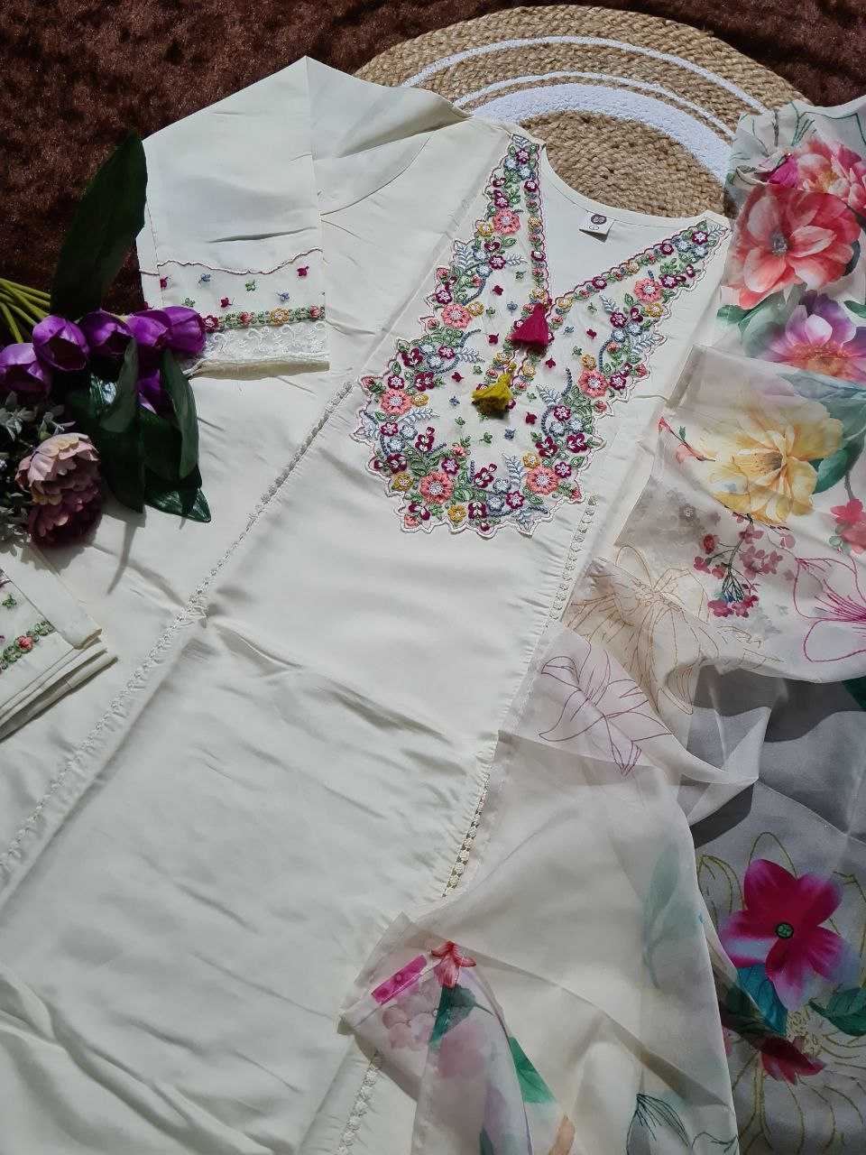 Ynf Chanderi Silk KESH523 04 Suits & Dresses Wholesale Embroidery Suits Chanderi Suit White Salwar Suit Manufacturer- Kapda Export