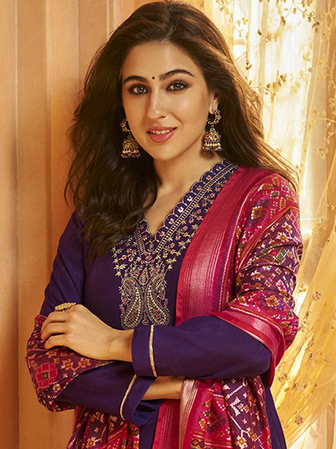 Ynf Rayon RIN222 SI-187 Kurti Bollywood Collections Wholesale Rayon Kurtis Sara Ali Khan Sarees Embroidered Kurtis Manufacturer- Kapda Export