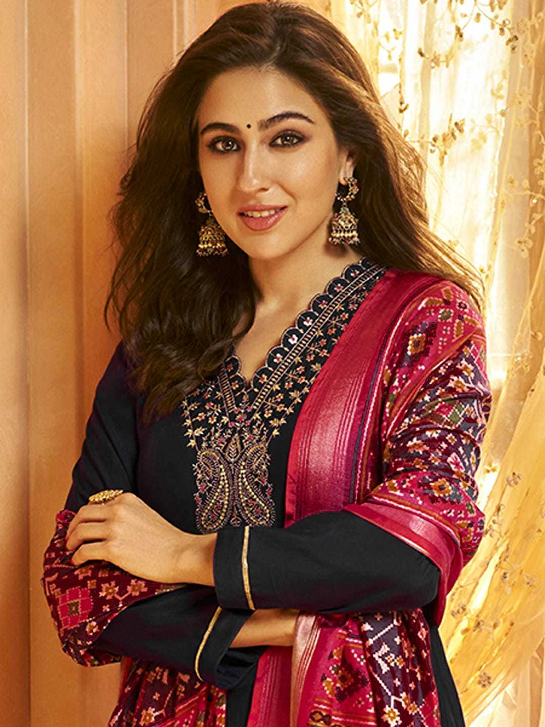 Ynf Rayon RIN222 SI-187 Kurti Bollywood Collections Wholesale Rayon Kurtis Sara Ali Khan Sarees Embroidered Kurtis Manufacturer- Kapda Export