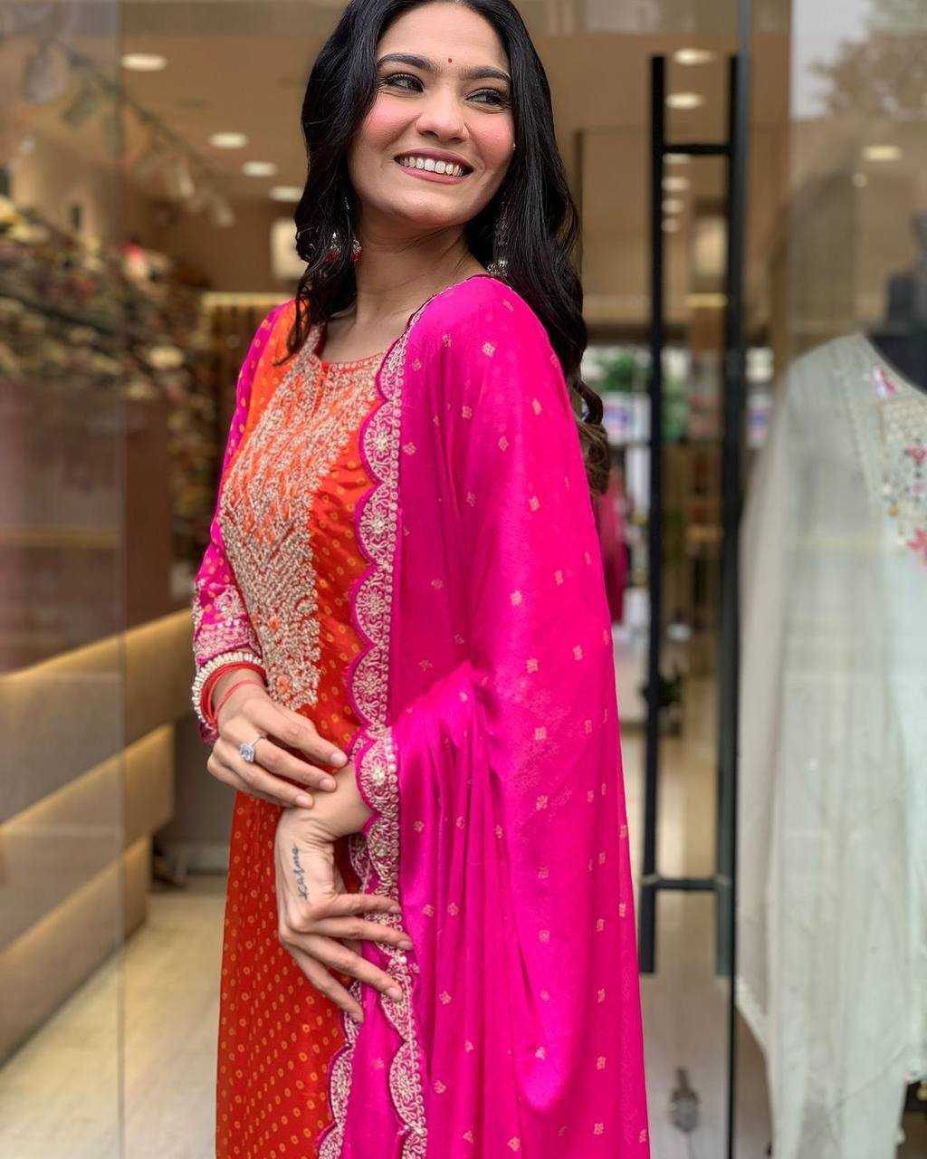 Ynf Chinon KESH501 Chinon gold Kurti Wholesale Mirror Work Kurti Bandhani Kurtis Kurti With Pants Manufacturer- Kapda Export