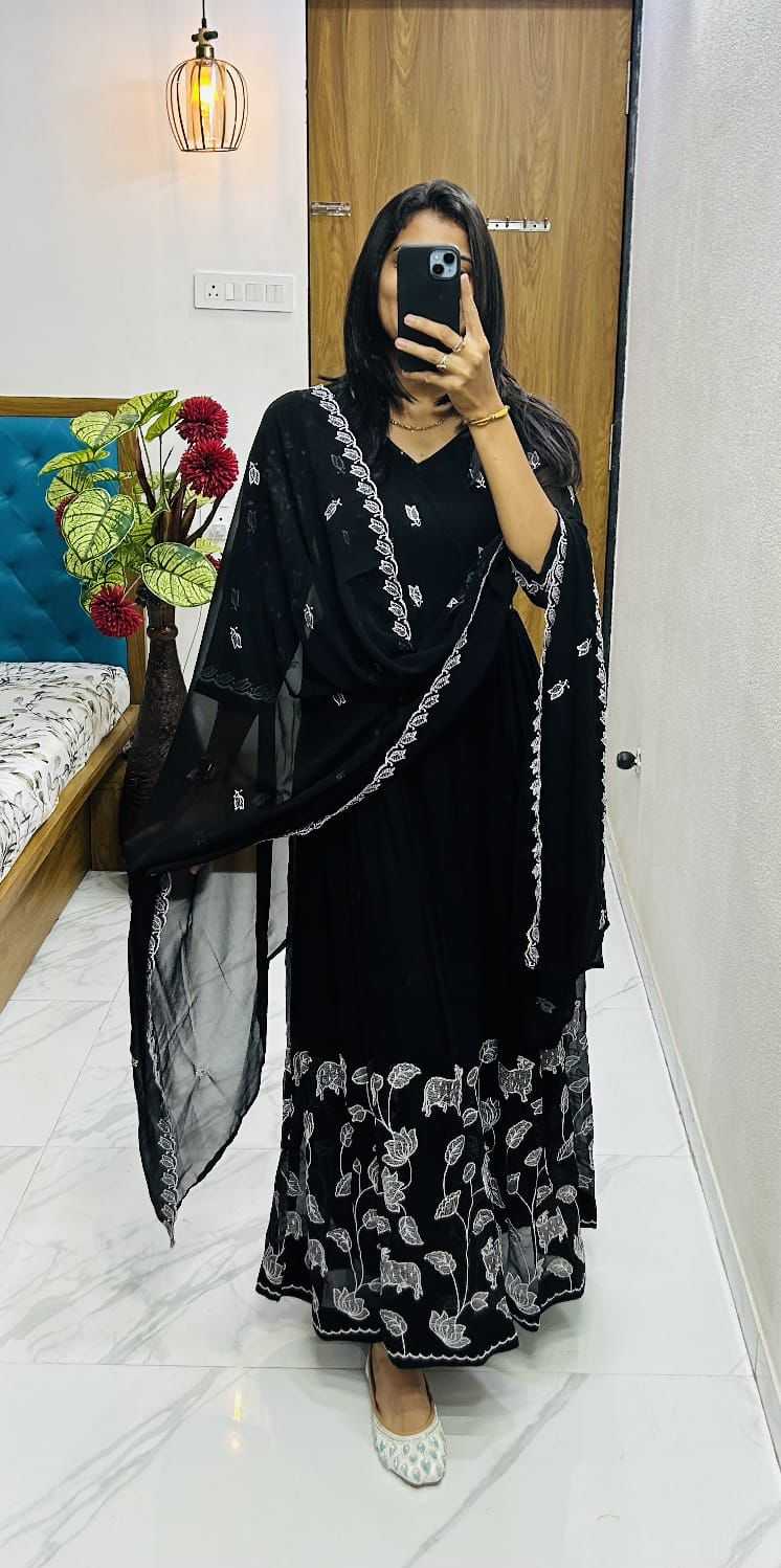 Ynf Georgette KESH576 Threads Gowns Wholesale Georgette Gown Designer Gowns Black Gown Manufacturer- Kapda Export