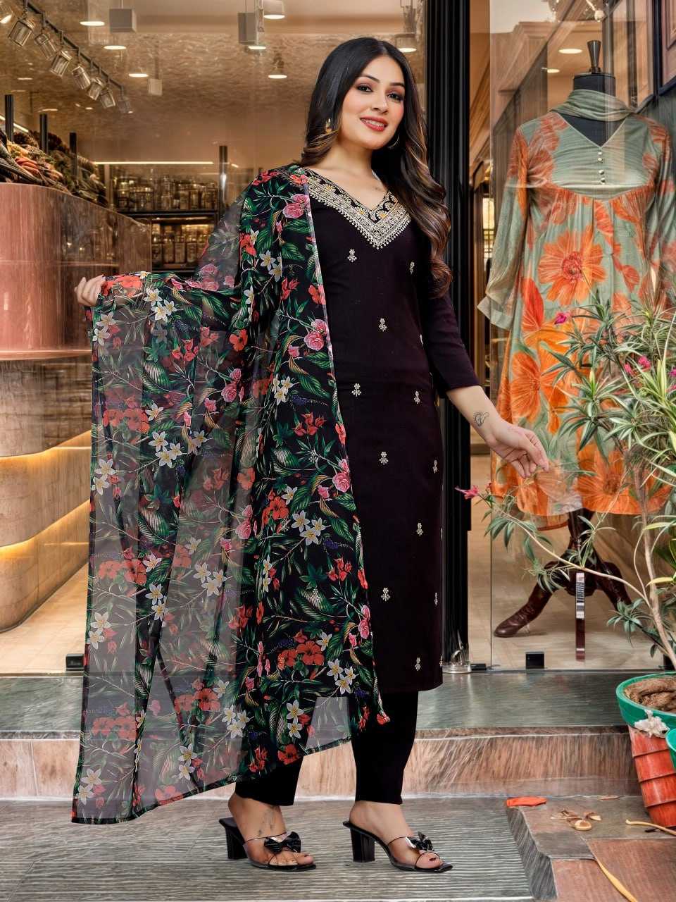 Ynf Viscose KESH595 D115 Kurti Festive Collections Wholesale Fancy Kurti Black Kurtis Navratri Dresses Manufacturer- Kapda Export