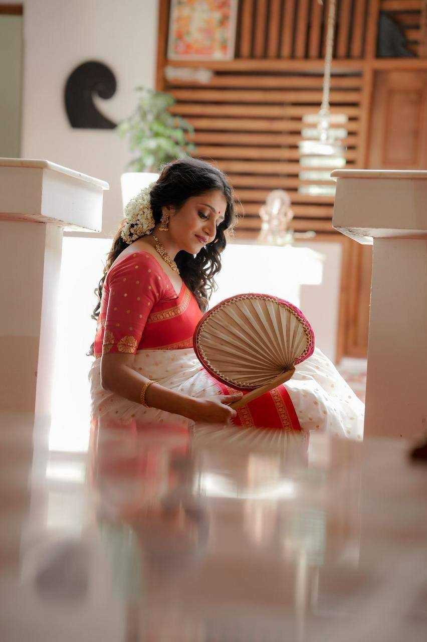 Ynf Lichi Silk KESH551 240 Silk Sarees Wholesale Banarasi Silk Sarees Banarasi Silk Sarees With Zari Work White Silk Sarees Manufacturer- Kapda Export