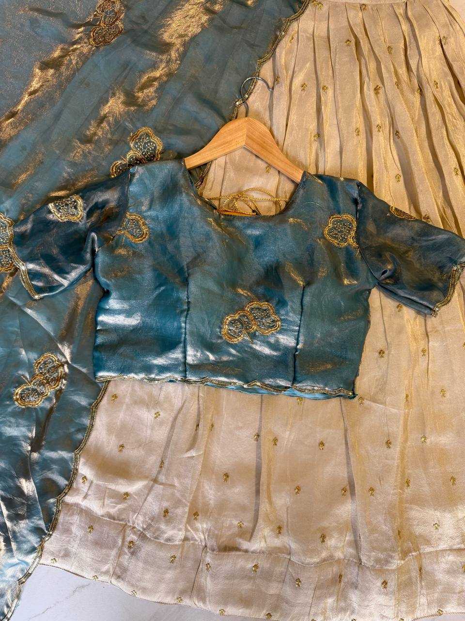 Ynf Tissue Silk KESH598 VNX1074 Sarees Festive Collections Wholesale Lehenga Sarees Half Sarees Onam Collections Manufacturer- Kapda Export