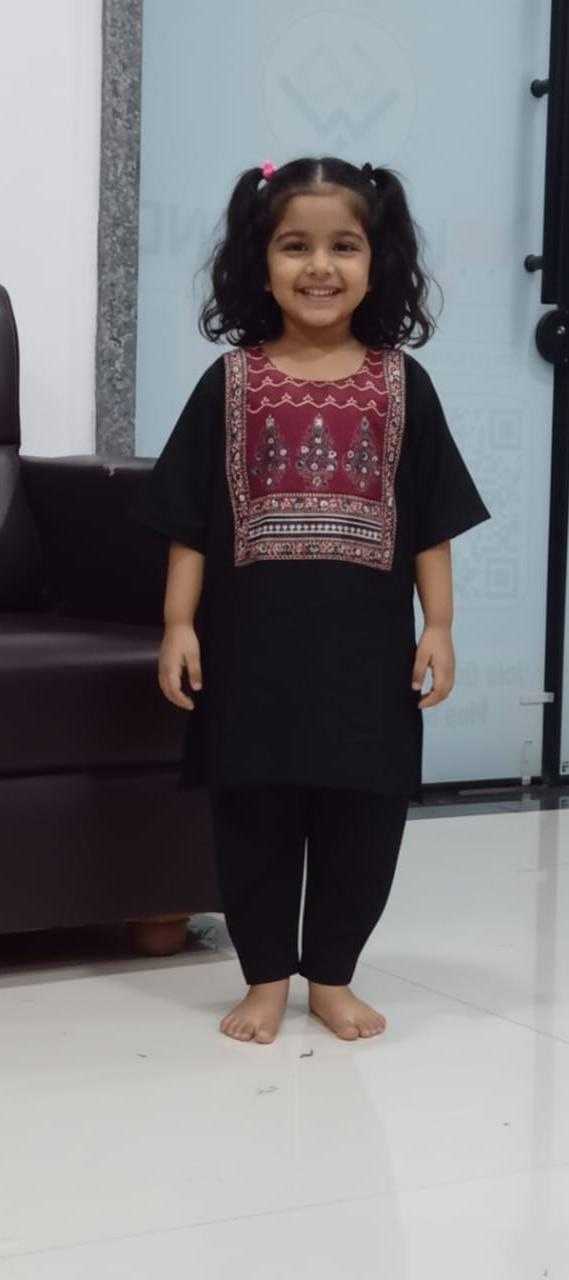 Ynf Rayon KESH625 YUMI Suits & Dresses Mother & Daughter Combo Plus Size Collections Wholesale Party Wear Dresses Mother Daughter Ethnic Sets Mother Daughter Casual Dresses Manufacturer- Kapda Export