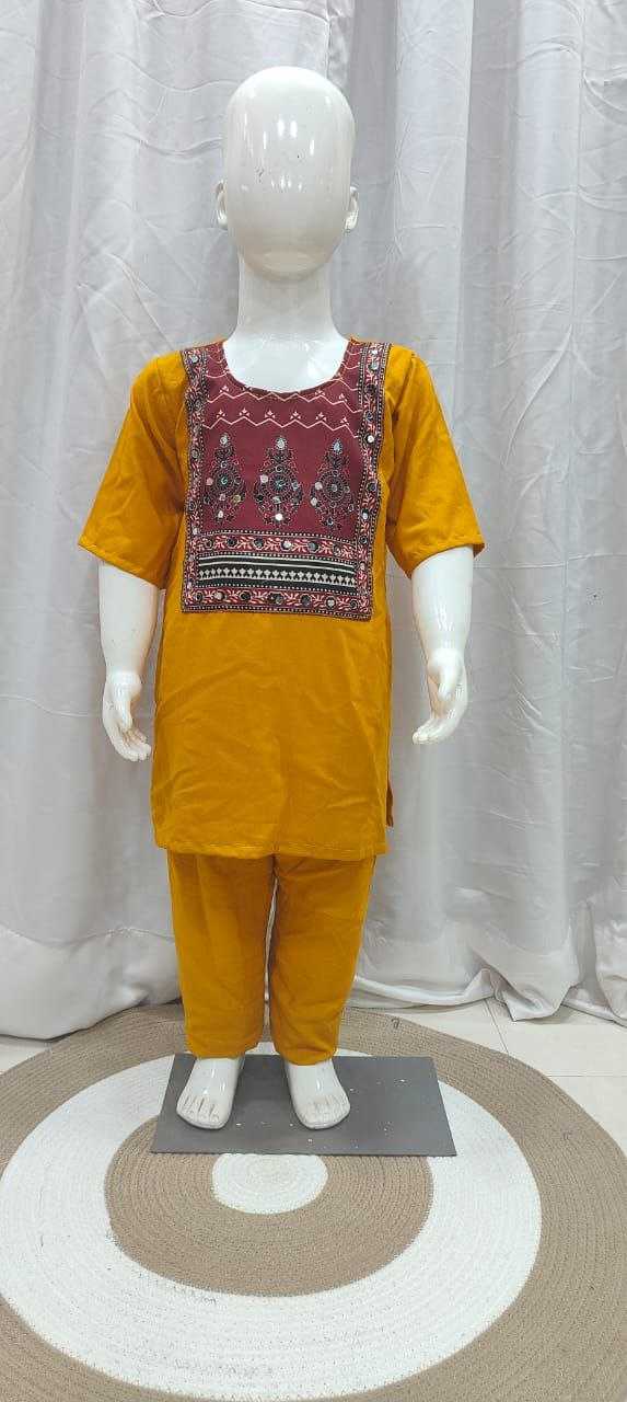 Ynf Rayon KESH625 YUMI Suits & Dresses Mother & Daughter Combo Plus Size Collections Wholesale Party Wear Dresses Mother Daughter Ethnic Sets Mother Daughter Casual Dresses Manufacturer- Kapda Export