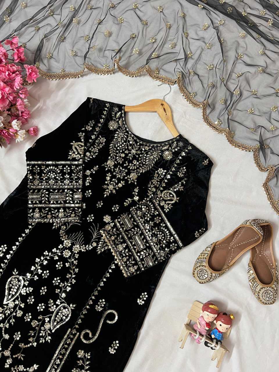 Ynf Velvet KESH492 1389 Suits & Dresses Wedding Collections Festive Collections Wholesale Velvet Suits Embroidered Suits Black Salwar Suit Manufacturer- Kapda Export