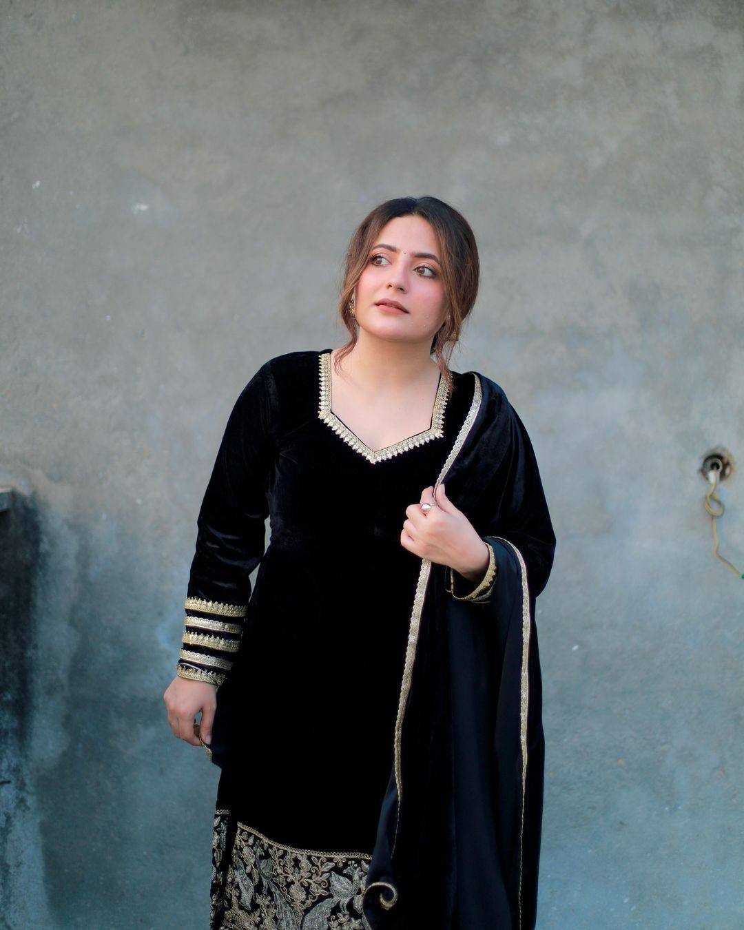 Ynf Velvet KESH523 228 Suits & Dresses Wedding Collections Festive Collections Wholesale Velvet Suits Embroidery Suits Black Salwar Suit Manufacturer- Kapda Export