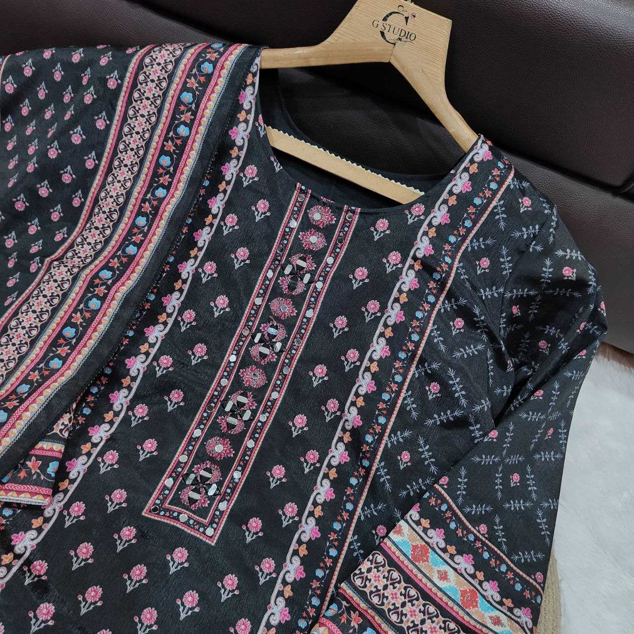 Ynf Chinon KESH625 Floral print Suits & Dresses Wholesale Kashmiri Suits Printed Suits Party wear suits Manufacturer- Kapda Export