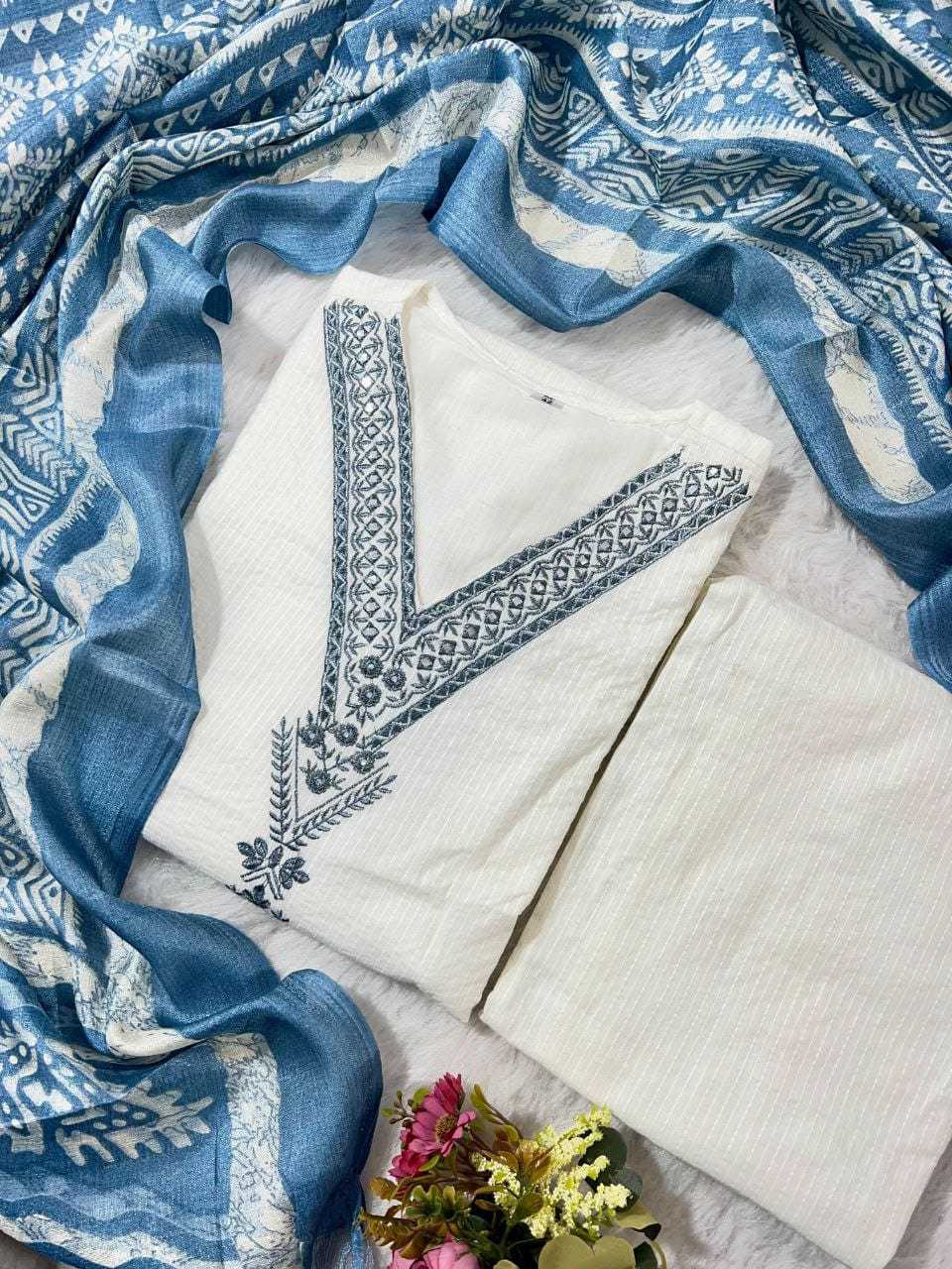 Ynf Cotton KESH684 SANJU Kurti Wholesale Embroidered Kurtis Straight Kurtis White Kurtis Manufacturer- Kapda Export