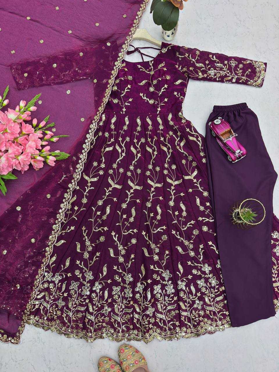 Ynf FENDY KESH490 689 Gowns Wholesale Embroidered Gown Party Wear Gowns Silk Gowns Manufacturer- Kapda Export