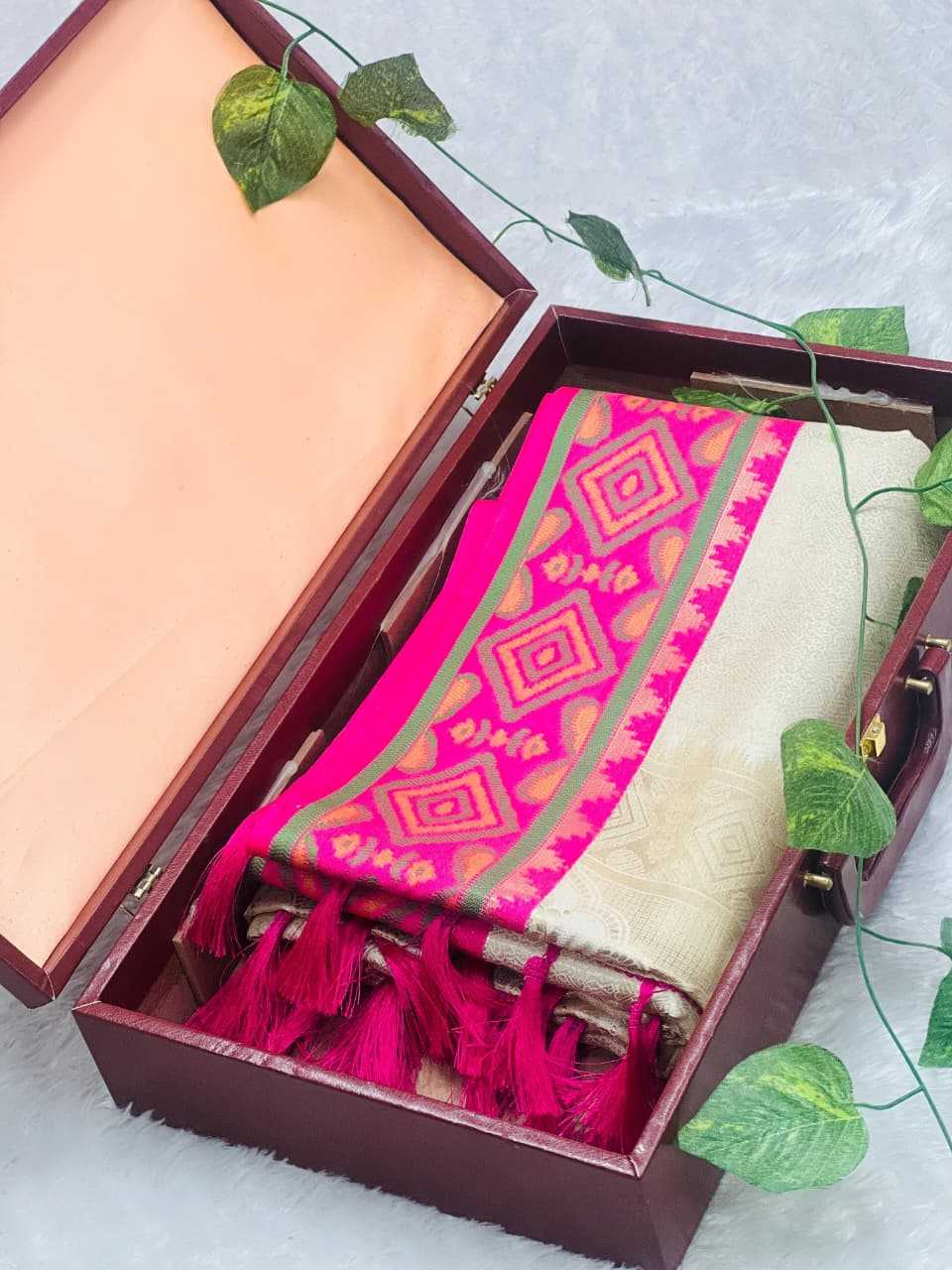 Ynf Kanjivaram Silk KESH657 patola silk Silk Sarees Wholesale Traditional Silk Sarees Kanjivaram Silk Sarees Festival Silk Sarees Manufacturer- Kapda Export