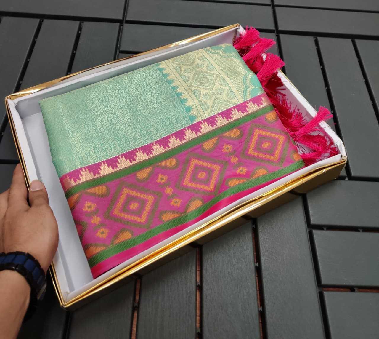 Ynf Kanjivaram Silk KESH657 patola silk Silk Sarees Wholesale Traditional Silk Sarees Kanjivaram Silk Sarees Festival Silk Sarees Manufacturer- Kapda Export