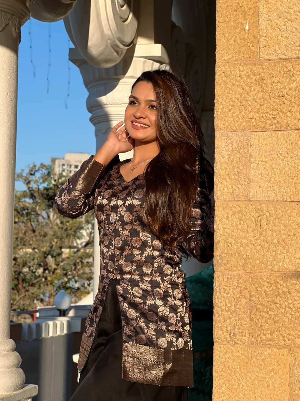 Ynf Tussar Silk KESH249 siky Gowns Wholesale Fancy Gowns Party Gowns Embroidered Gown Manufacturer- Kapda Export