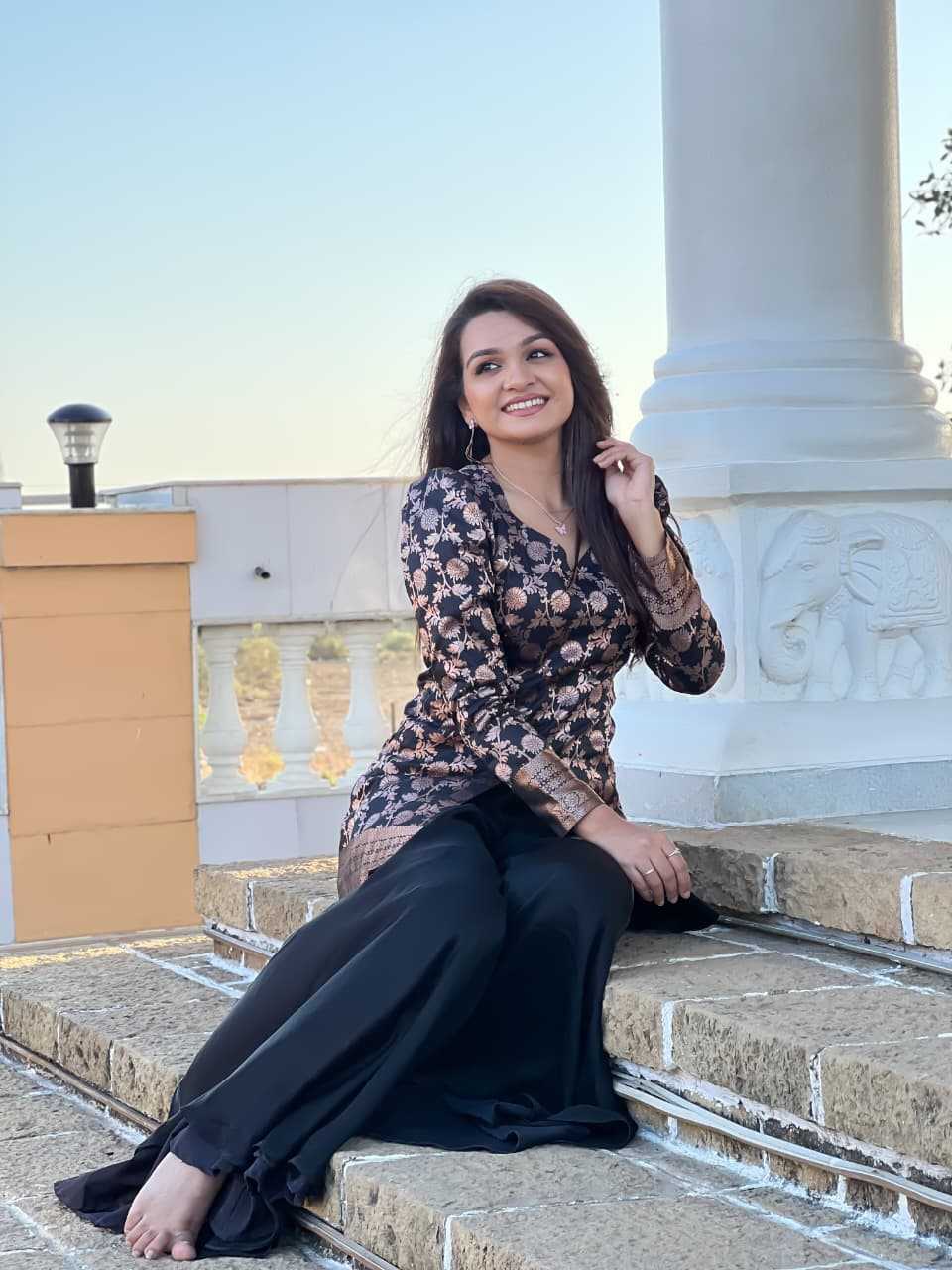 Ynf Tussar Silk KESH249 siky Gowns Wholesale Fancy Gowns Party Gowns Embroidered Gown Manufacturer- Kapda Export