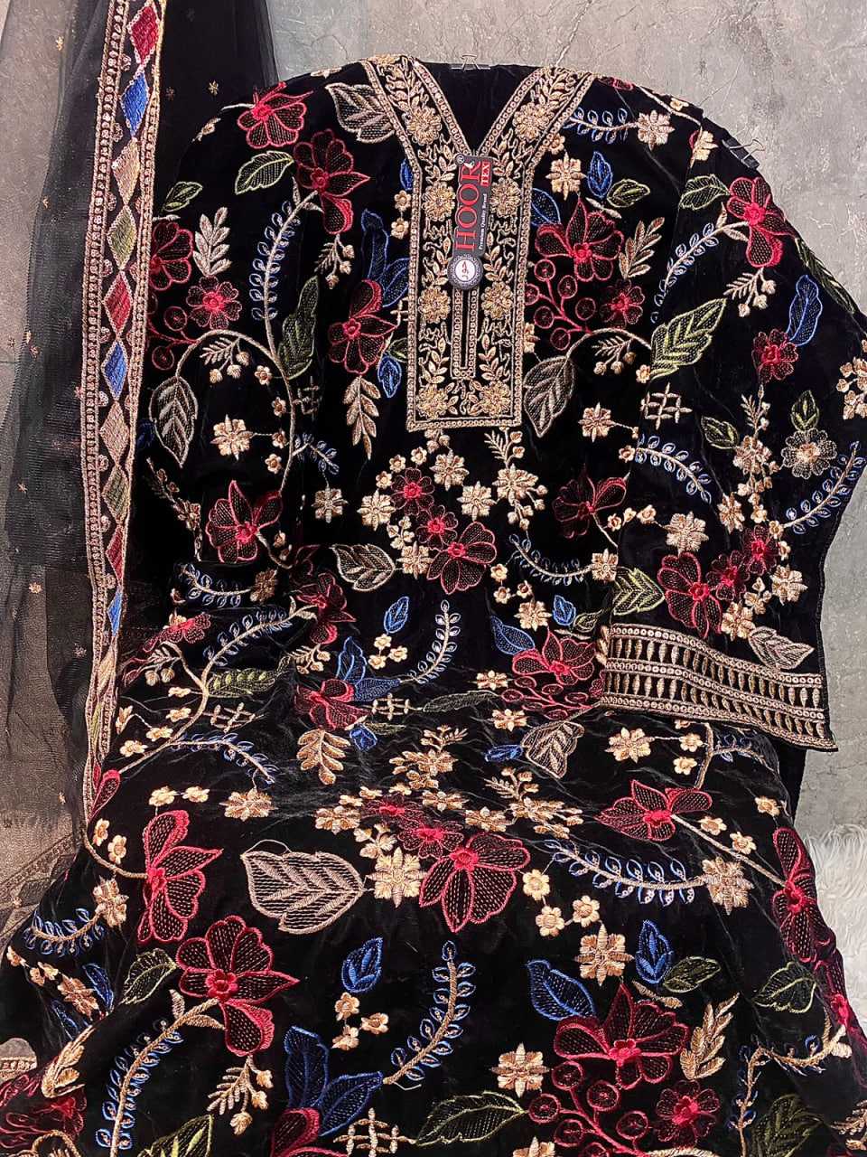 Ynf Velvet KESH677 H-343 A To D Suits & Dresses Islamic Clothing Plus Size Collections Wholesale Pakistani Suits Unstitched Suits Velvet Suits Manufacturer- Kapda Export
