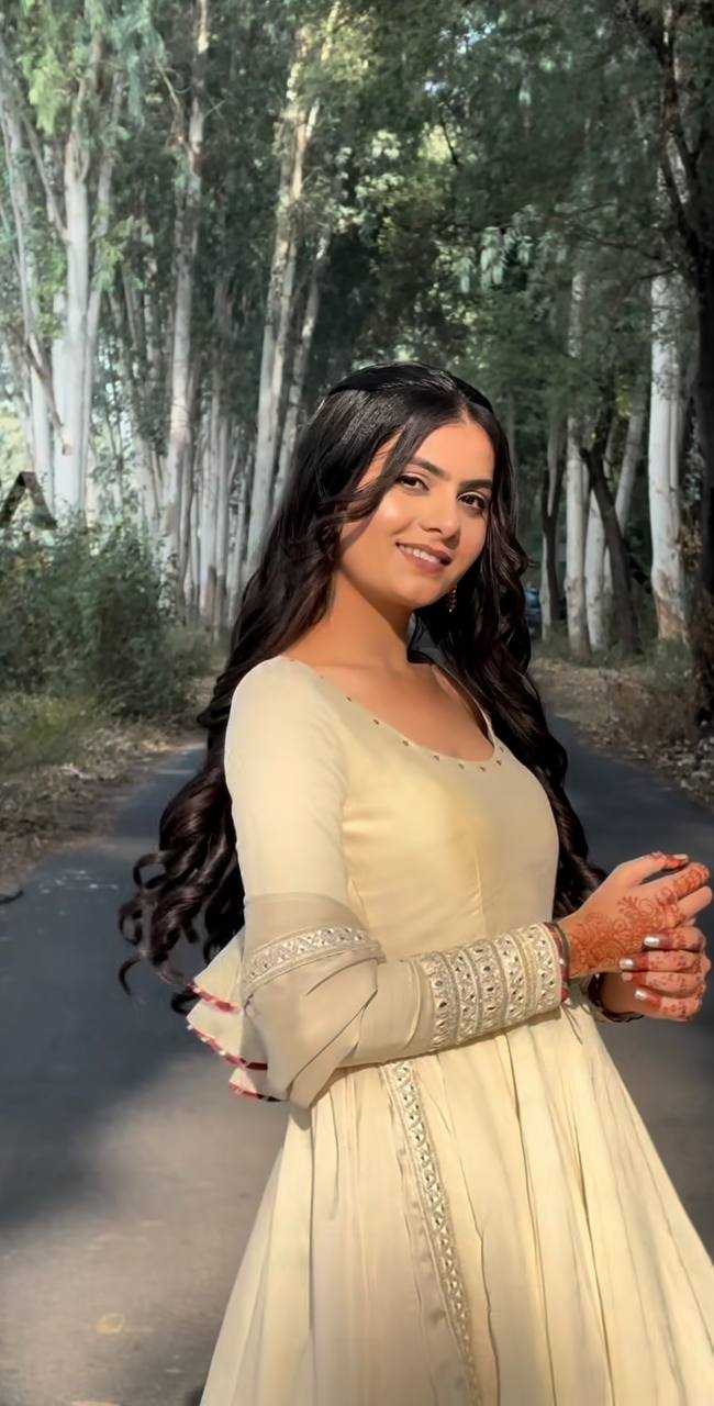 Ynf Tabby Silk Organza KESH159 638 Gowns Festive Collections Wholesale Embroidered Gown Sequin Gowns Lace Gowns Manufacturer- Kapda Export