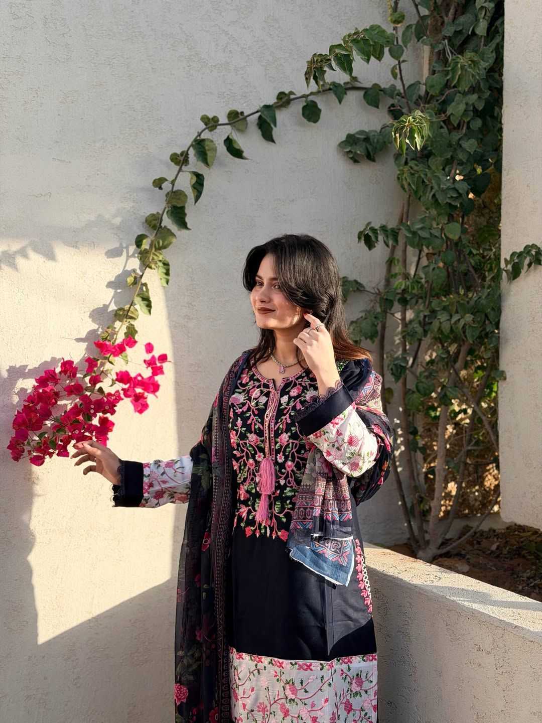 Ynf Pure Rayon KESH677 AASHA 1192 Black Kurti Wholesale Designer Kurtis Rayon Kurtis Embroidered Kurtis Manufacturer- Kapda Export