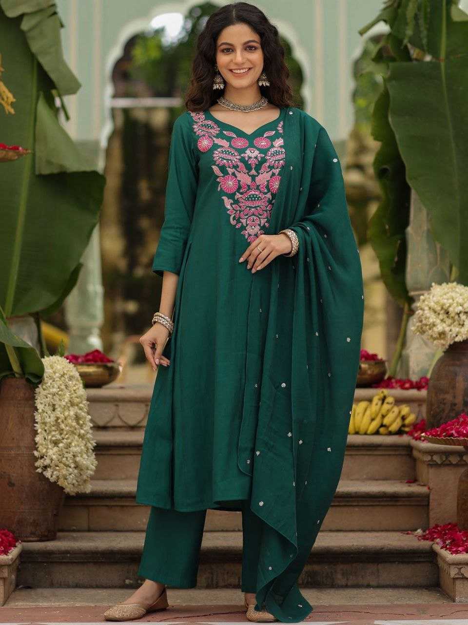 Ynf Slub Reyon KESH529 SC651 Kurti Wholesale Designer Kurtis Embroidered Kurtis Green Kurtis Manufacturer- Kapda Export